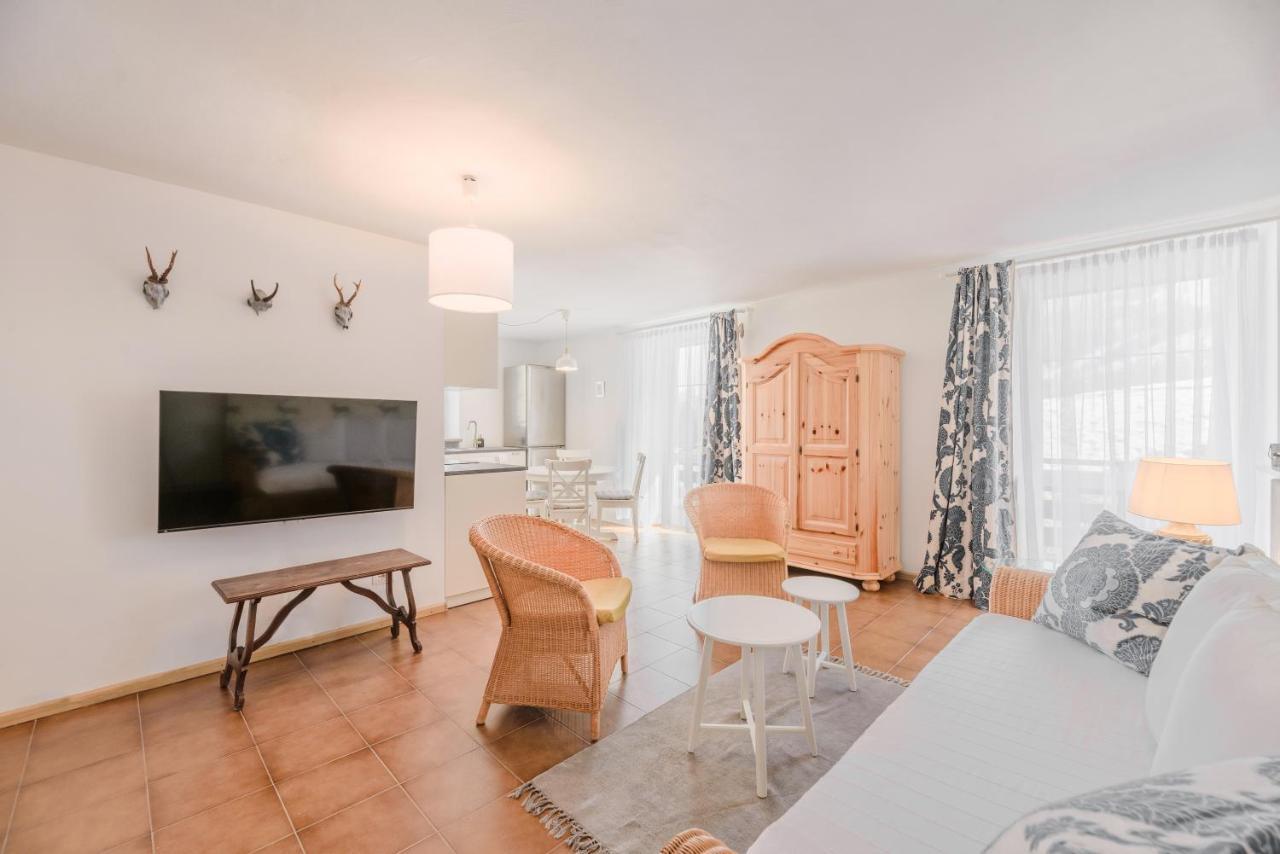 Renoviertes Apartment Mit Terrasse An Der Piste Mit Kostenlosen Wifi 카레자알라고 외부 사진
